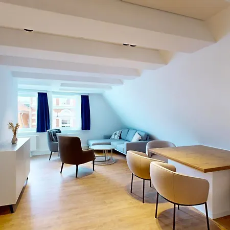 12 No8a Boardinghouse