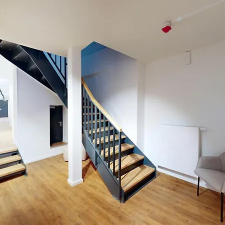 12 No8a Boardinghouse דירה