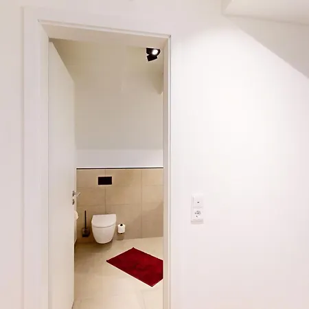 12 No8a Boardinghouse Appartement *