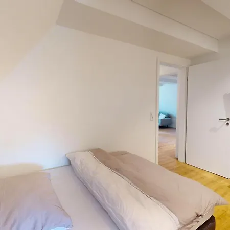 12 No8a Boardinghouse Appartement *