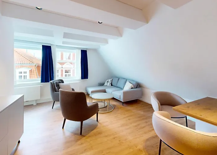 12 No8a Boardinghouse